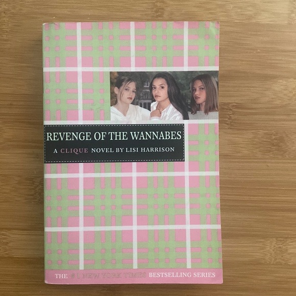 Revenge of the wannabes by Lisi Harrison - Picture 1 of 2